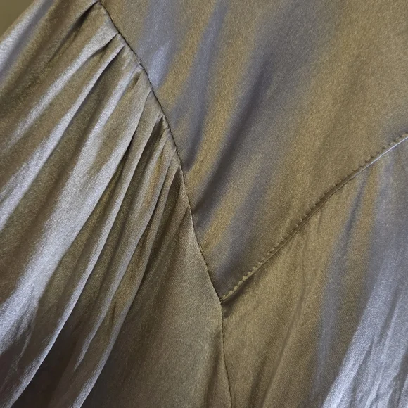 Dialouge Silk Blouse 2X ✨ Silver Gray Satin Button Front Flowy Minimalist Top - Picture 9 of 16
